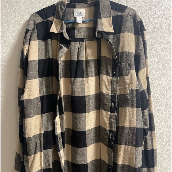 H&M Relaxed Fit Flannel - Picture 2 of 5